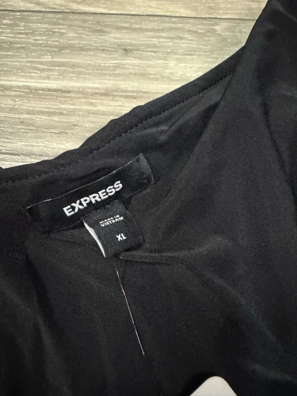 Express Ruffle V Neck Top Blouse in Black Size XL NWT - Picture 4 of 8